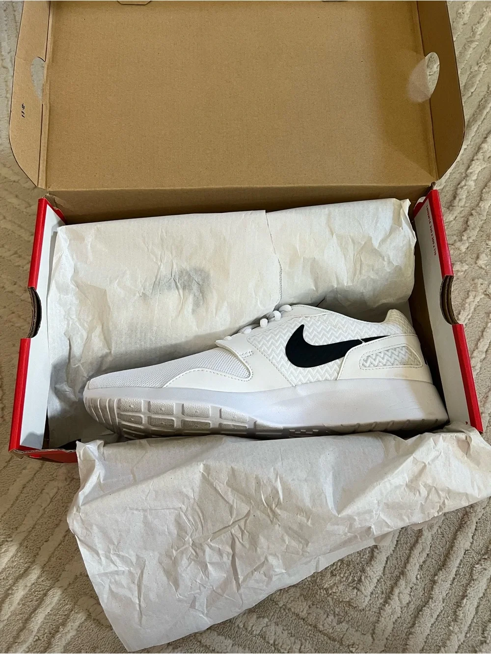 Nike Kaishi White Shoes with Black Swoosh Women’s Size 10.5 Sneakers